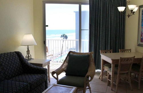 Bostroms Resort | Beach is Calling! Four Serene Units, BBQ Facilities, Surfing, Near The Casements