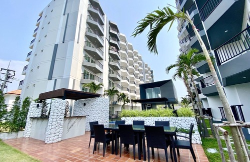 Kram Condo | Beach living, Balcony, Kitchen w/High speed Wi-Fi