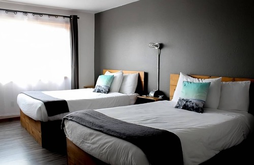 Long Beach Hotel | Beach Lover's Paradise! Indoor Pool, 2 Relaxing Units near Long Beach Peninsula!