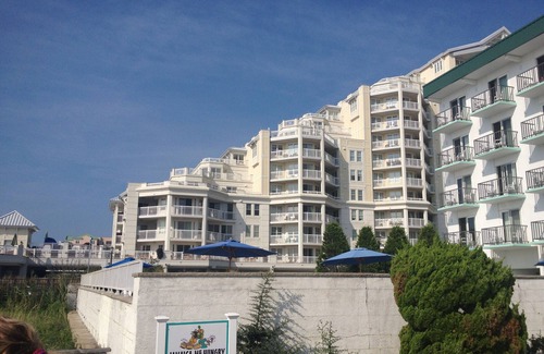 Diamond Beach Condo | Beach Luxury Rental for 2025 - ONLY ONE WEEK LEFT!