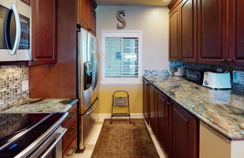 Sandestin Condo | Beach Manor 1110 - immaculate beach condo~clean~2 private balconies