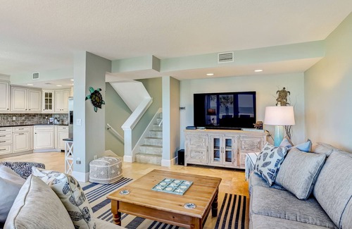 Fernandina Beach Condo | BEACH,OCEAN FRONT, Amelia Island FL, 2BR/2BTH ,SEE WAVES CRASHING, PET APPROVAL
