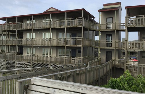 Kill Devil Hills Condo | Beach/Oceanfront Condo @ Outer Banks Beach Club, 3Pools, close to beach/shops