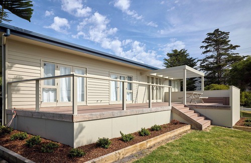 Bicheno House | Beach Path House - Freycinet Holiday Houses