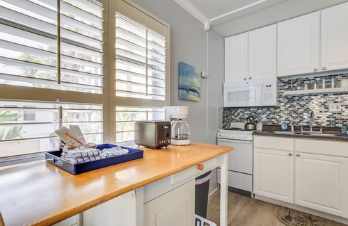 Longboat Key Villa | Beach & Pool Access: Gulf Coast Villa w/Balcony