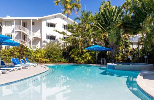Port Douglas Apartment | Beach Retreat Chic: Poolside on the Esplanade