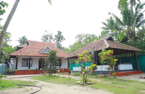 Andhakaranazhy Bed & Breakfast | Beach side rooms in marari beach