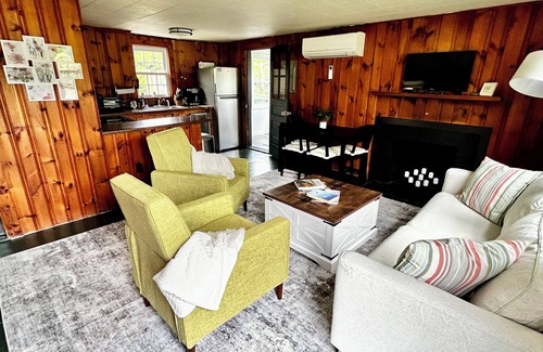 Dennis Port Cottage | Beach sticker with week long bookings!