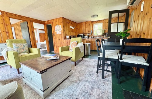 Dennis Port Cottage | Beach sticker with week long bookings!