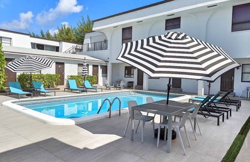 Deerfield Beach Apartment | Beach Studio 112 Pet Friendly | Sleeps up to 3