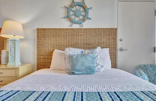 Ruskin Hotel | Beach Suite Pool Hot Tub Gym Game Room Tennis