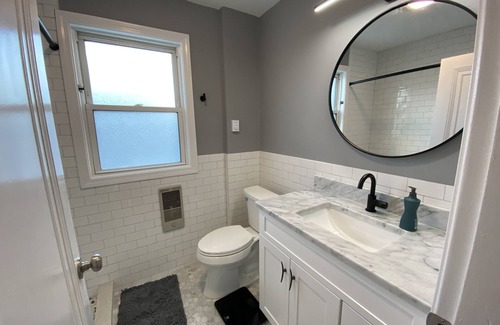 Quincy Apartment | Beach View 2 BR w/Parking