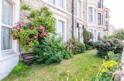 Tynemouth Apartment | BEACH VIEWS! Longsands aptnn