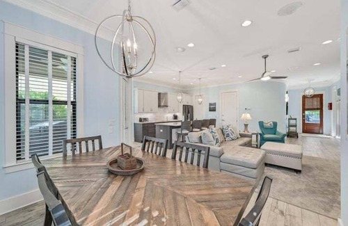 Villa Lago House | Beach Villa w/TWO GOLF CARTS! Balcony w/Golf Course View, Pool, Near Wharf.