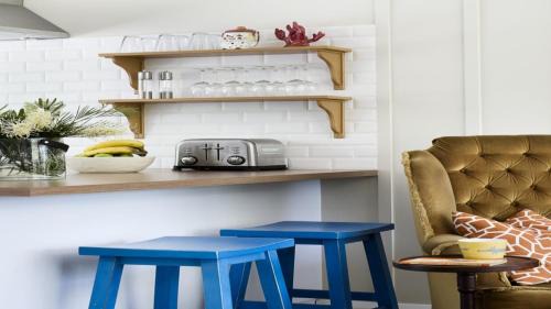 Pearl Beach House | Beach Vista - A Designer Delight Oposite The Beach