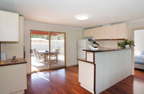 Broadwater House | Beach Walk Cottage on Rose