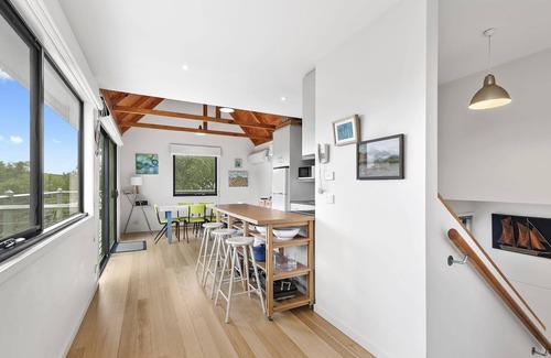 Fairhaven House | Beach Weekender I Bush Views