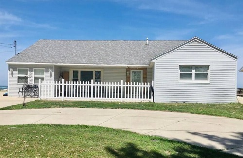 Oak Harbor House | "BEACHCOMBER"- A Gem on Lake Erie 120 Feet of Private Frontage and Beach