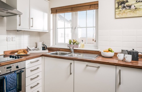 Camber Cottage | Beachcomber - an apartment that sleeps 4 guests in 2 bedrooms