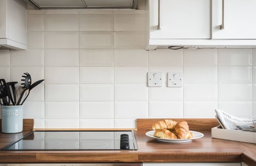 Camber Cottage | Beachcomber - an apartment that sleeps 4 guests in 2 bedrooms