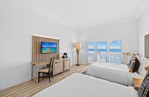 Pompano Beach Resort | Beachcomber Resort & Club
