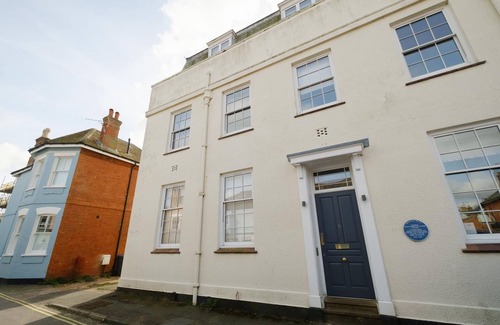 Aldeburgh Apartment | Beachcomber - sleeps 4 guests in 2 bedrooms