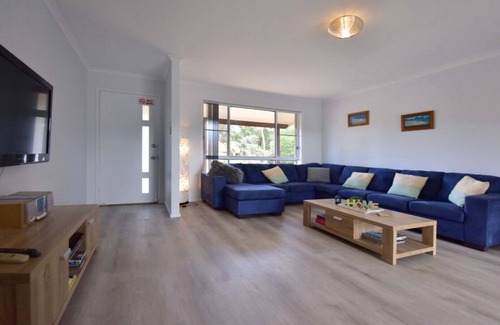 Old Bar Apartment | Beachcomber, TOP NOTCH