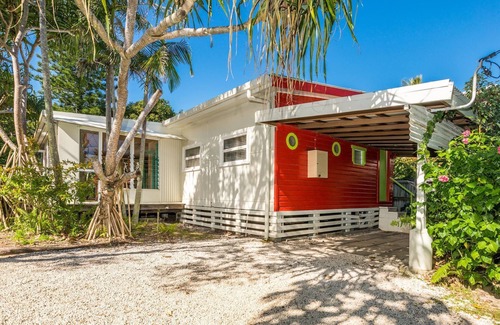 Suffolk Park Cottage | Beachcombers Cottage - beachfront pet retreat
