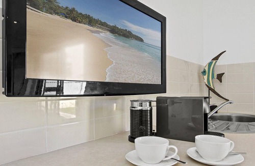 Culburra Beach House | Beaches at Culburra - pet friendly home