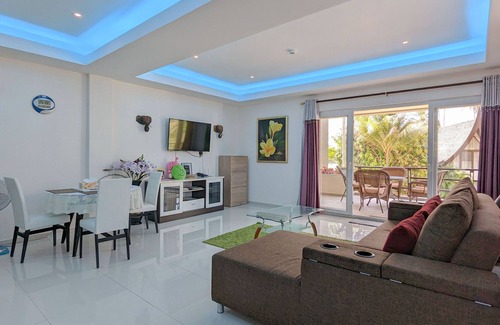 Klong Son Apartment | Beachfront 1 Bedroom Apartment with Sea View