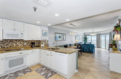 Pensacola Beach Condo | Beachfront 2 BR 2 BTHRM 16th floor condo Emerald Isle
