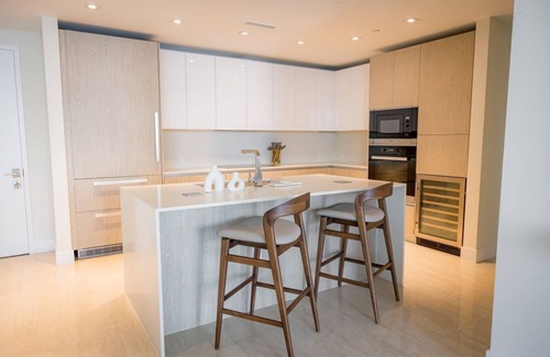 Singer Island Hotel | Beachfront 2BR Retreat with Stunning Ocean Views