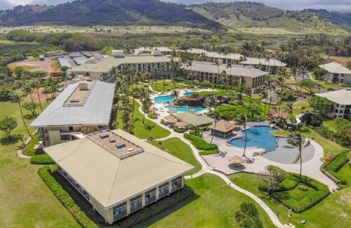 Hanamaulu Condo | Beachfront 4 Star Resort, Oceanview Room, Restaurants on site, 4 Beautiful Pools
