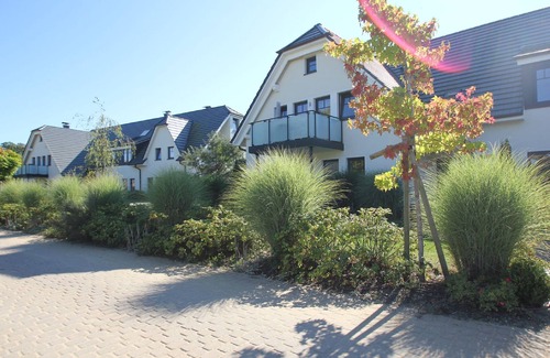 Lobbe Apartment | Beachfront apartment with terrace, use of swimming pool and sauna - Rex Rugia apartment 10-2