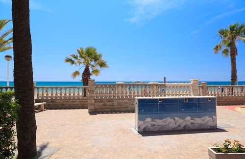 Vilafortuny Apartment | Beachfront Apartment with Pool · UHC SOL DE ESPAÑA 208