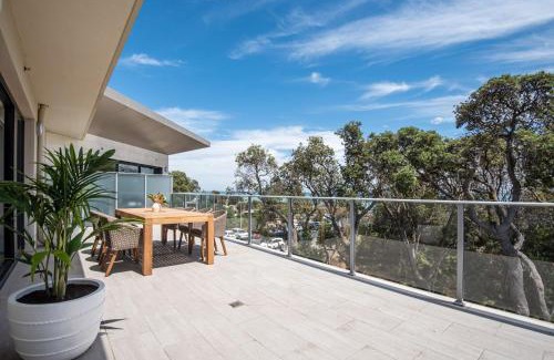 Rosebud Apartment | Beachfront Apartment with lots of Wow