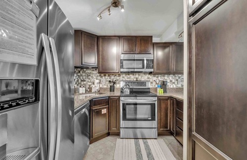 Fort Walton Beach Apartment | Beachfront Bliss 1BR Condo at Emerald Isle 202