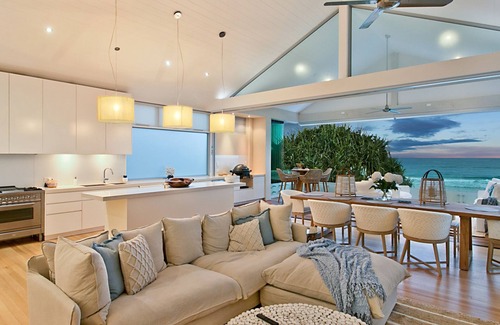 Palm Beach House | Beachfront Bliss - Absolute Beachfront Palm Beach - Linen Provided