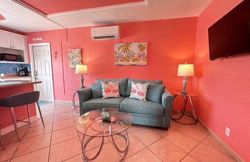 Pompano Beach Condo | BEACHFRONT COMPLEX JUST STEPS TO THE OCEAN Free Parking Full Kitchen Heated Pool