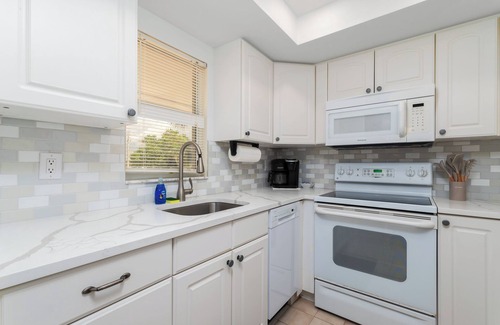 Nokomis Condo | 🏝Beachfront Condo Overlooking Gulf of Mexico🏝