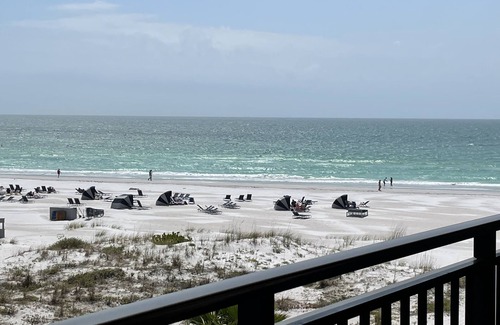 Belle Vista Condo | Beachfront condo on the Gulf of Mexico