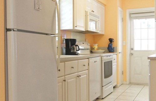 Independence Square House | Beachfront Cottages (Gulf) at Beautiful Sandy Shores on Gulf of Mexico