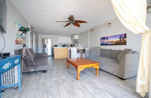 Townsite Cottage | BEACHFRONT COTTAGE LOWER UNT ON THE STRAND IN OCEANSIDE, TWO-BED AND ONE-BATH