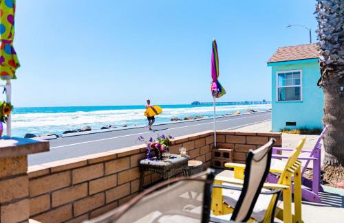 Townsite Apartment | BEACHFRONT COTTAGE UPPER UNIT