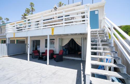 Townsite Apartment | BEACHFRONT COTTAGE UPPER UNIT