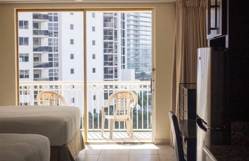 Sunny Isles Beach Hotel | Beachfront Escape! Beach Access, Fitness Center Pool