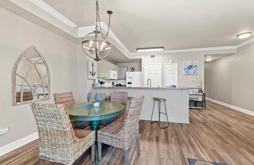 Panama City Beach Condo | Beachfront Five Star Family Friendly Condo Near Pier Park, Sleeps 5