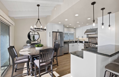Old Towne Condo | Beachfront Getaway w/Breathtaking Ocean Views; Steps from Beach and Main Street
