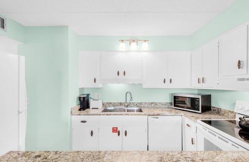 Fort Walton Beach Condo | ☀BeachFRONT ~ Gulf VIEWS ~ Beachside Pool + Sundeck ~ 1BR Island Echos 4D🌅
