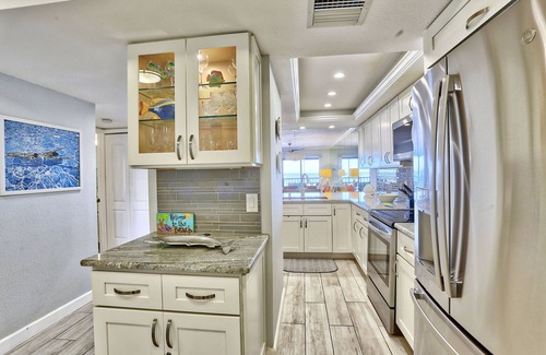 Sunset Beach Condo | 🏖️Beachfront🌴Heated Pool, Hot Tub-Direct Beach Access-Land's End 10-303🌊